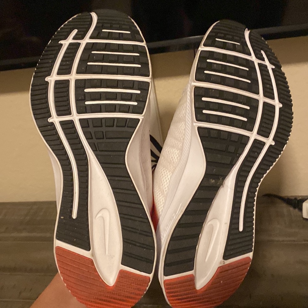 Nike Quest Sneaker View 5